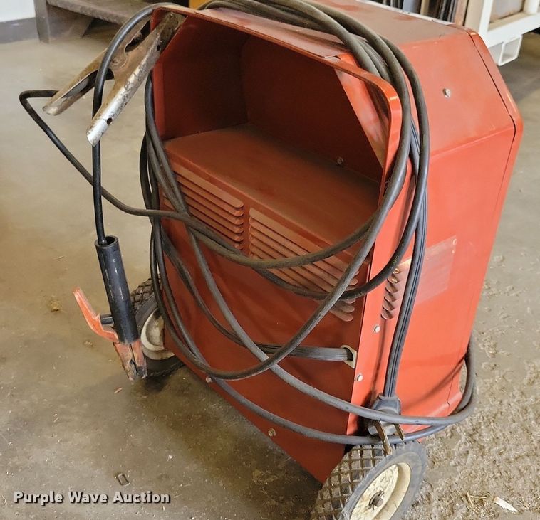 image for item KA9877 Lincoln Electric AC 225 Lincwelder welder