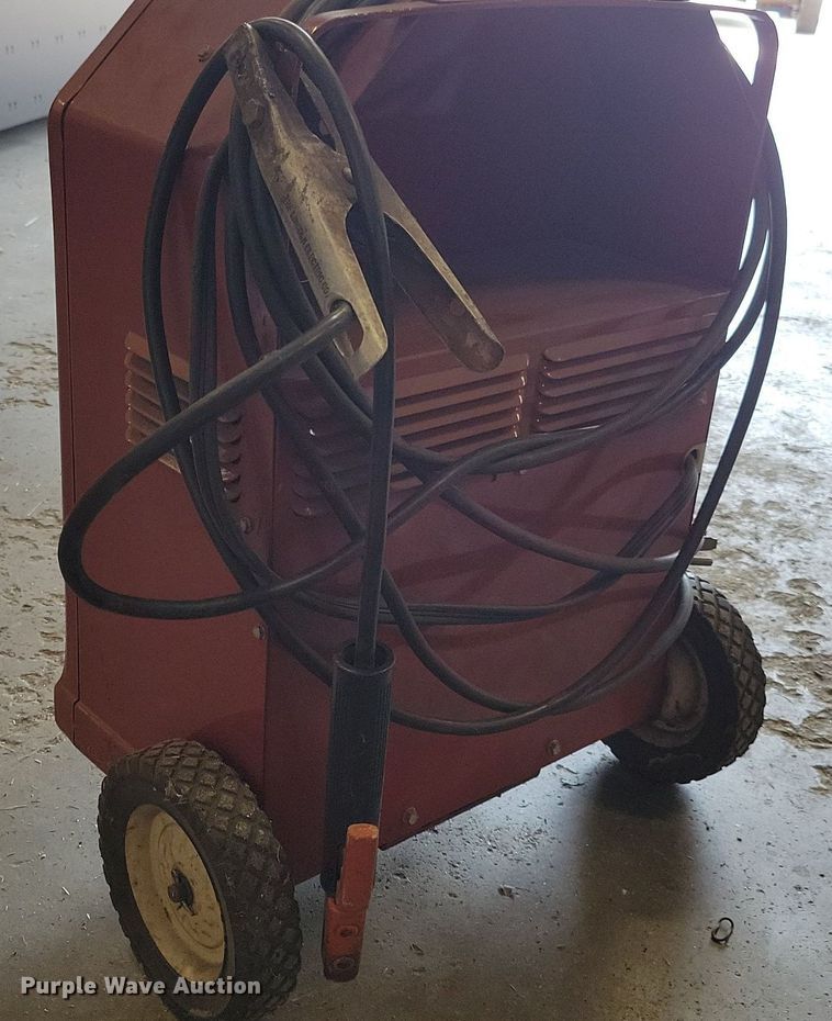 image for item KA9877 Lincoln Electric AC 225 Lincwelder welder