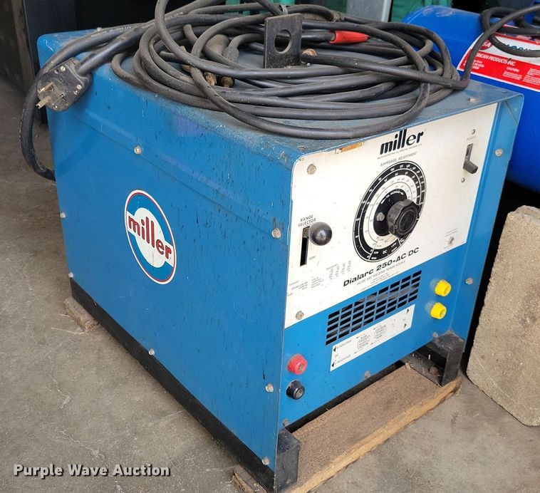 image for item KA9883 Miller Dialarc 250 welder