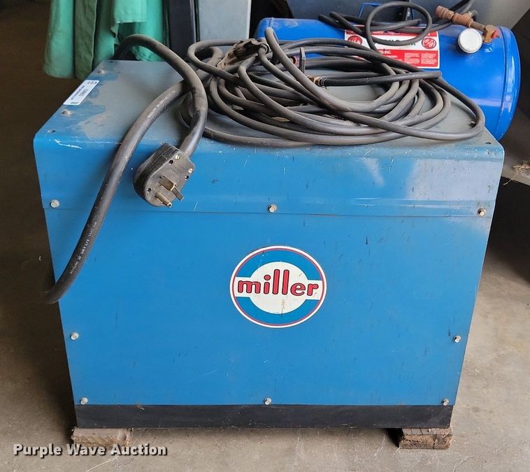 image for item KA9883 Miller Dialarc 250 welder
