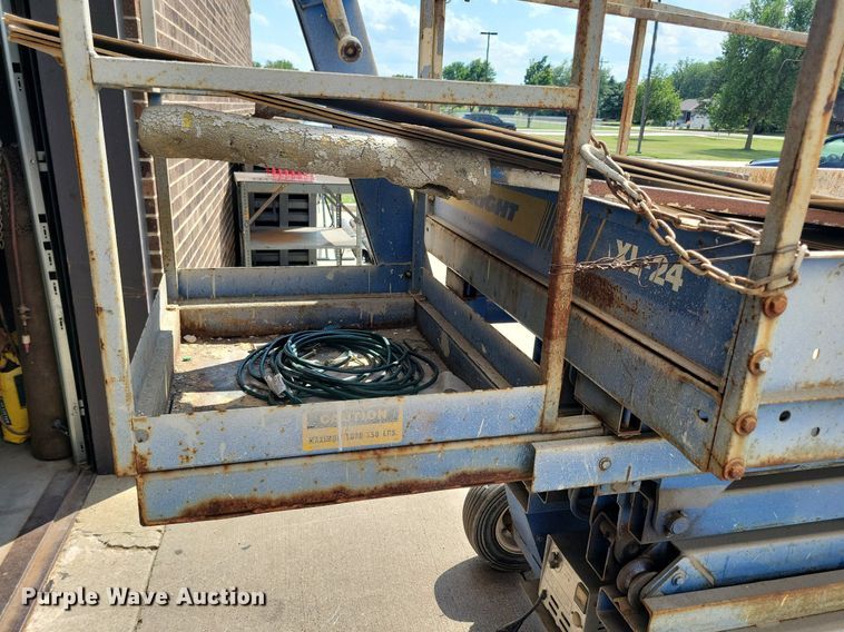 image for item KA9884 Up-Right XL-24 vertical lift