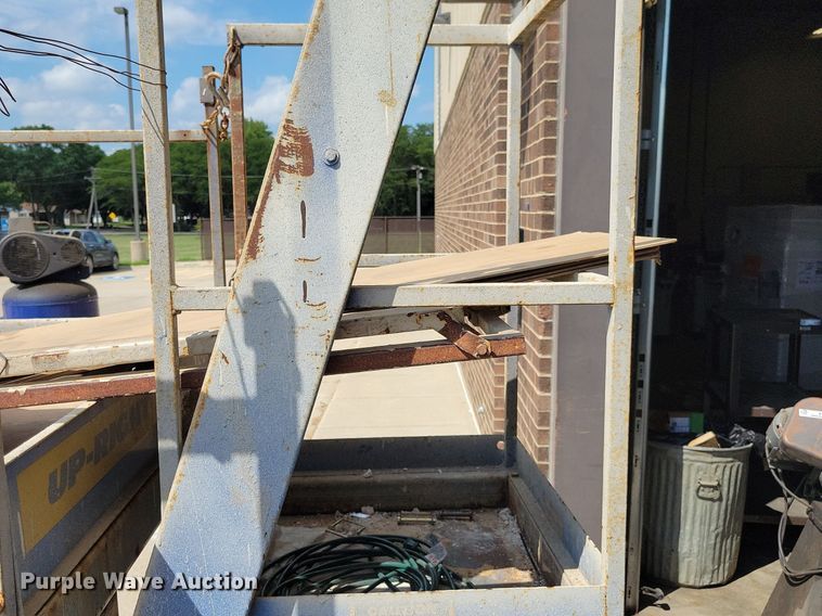 image for item KA9884 Up-Right XL-24 vertical lift