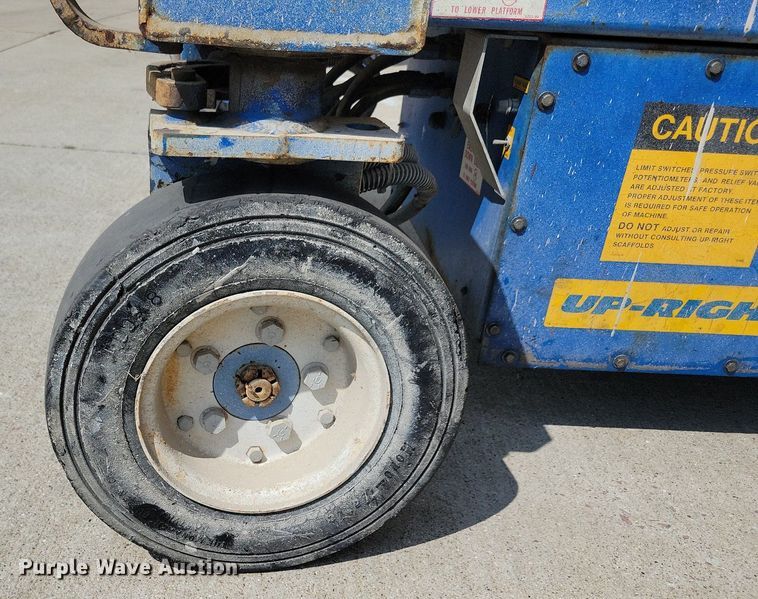 image for item KA9884 Up-Right XL-24 vertical lift