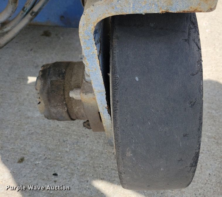 image for item KA9884 Up-Right XL-24 vertical lift