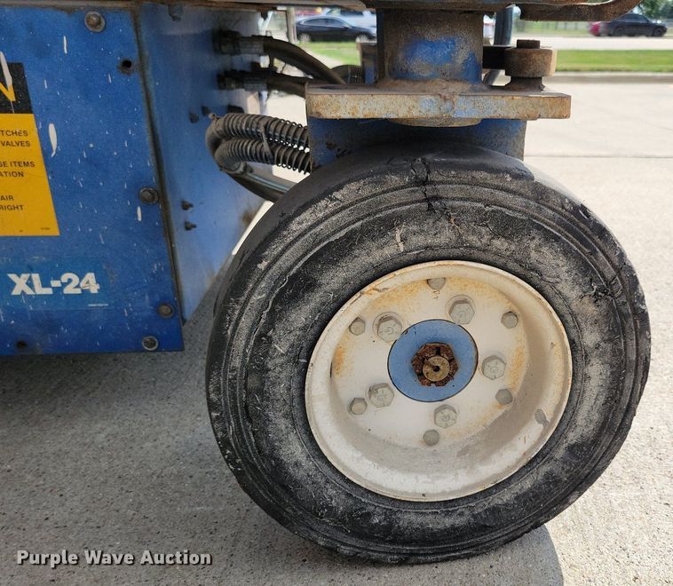 image for item KA9884 Up-Right XL-24 vertical lift