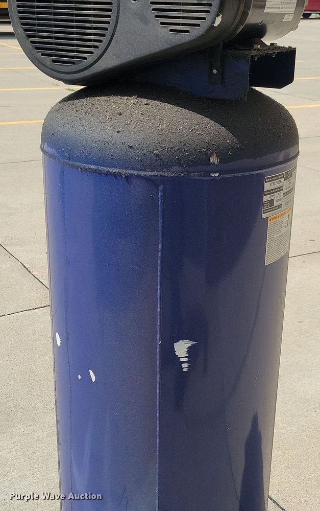 image for item KA9885 2009 Campbell Hausfeld VT627505AJ air compressor