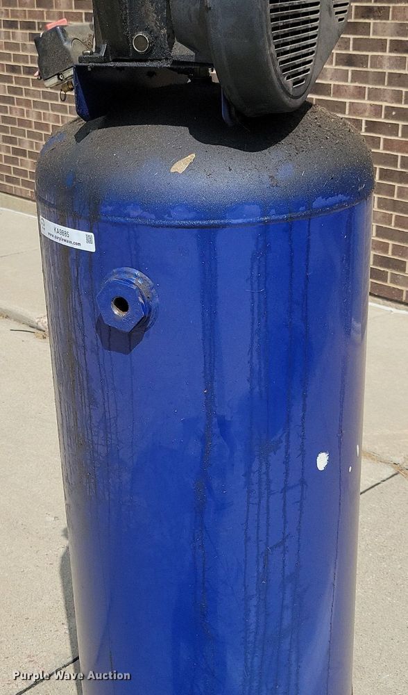 image for item KA9885 2009 Campbell Hausfeld VT627505AJ air compressor