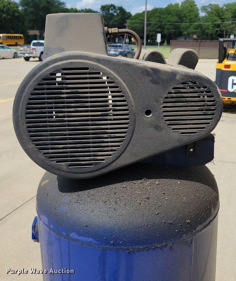 image for item KA9885 2009 Campbell Hausfeld VT627505AJ air compressor