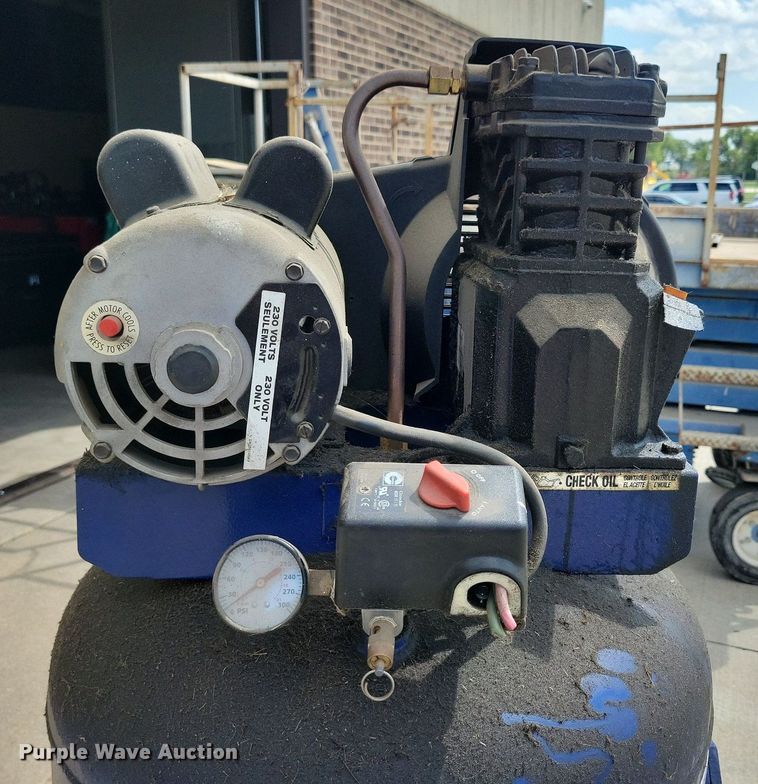 image for item KA9885 2009 Campbell Hausfeld VT627505AJ air compressor