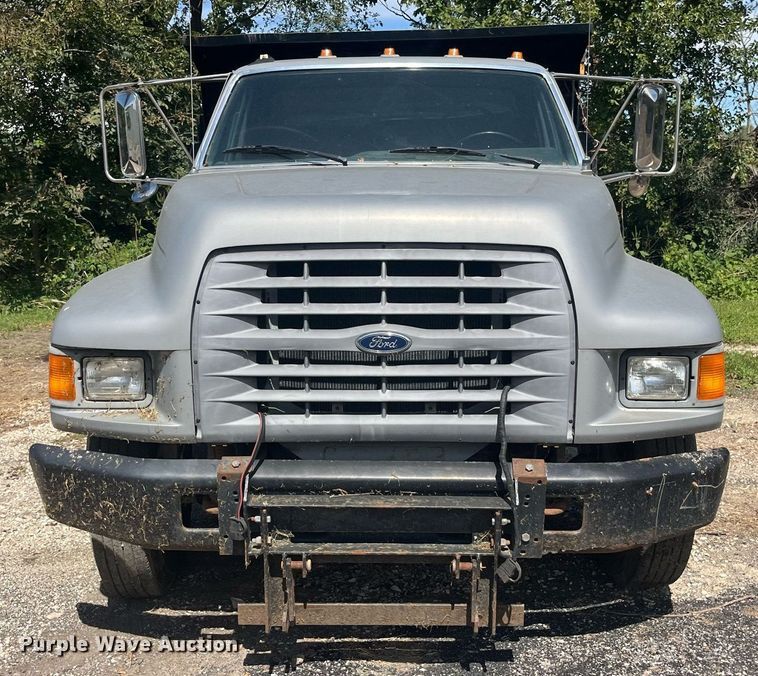 image for item LC9033 1998 Ford F700 dump truck