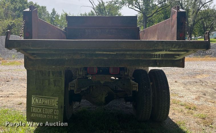 image for item LC9033 1998 Ford F700 dump truck