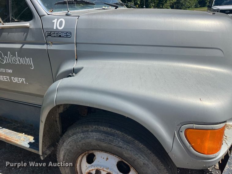 image for item LC9033 1998 Ford F700 dump truck