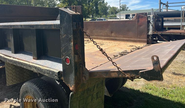 image for item LC9033 1998 Ford F700 dump truck