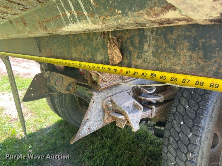 image for item LC9033 1998 Ford F700 dump truck