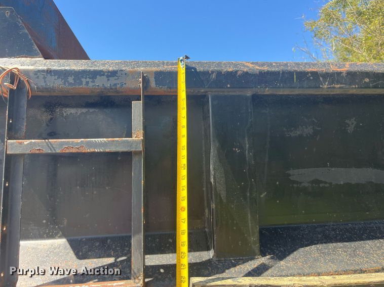 image for item LC9033 1998 Ford F700 dump truck