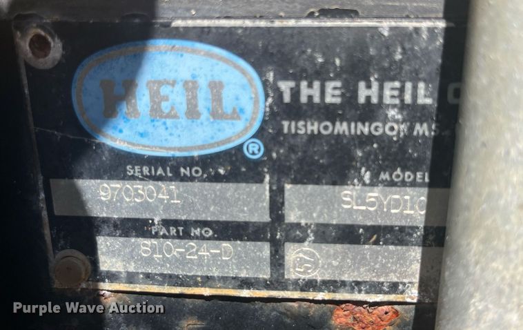 image for item LC9033 1998 Ford F700 dump truck