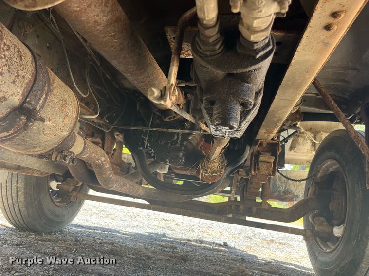 image for item LC9033 1998 Ford F700 dump truck