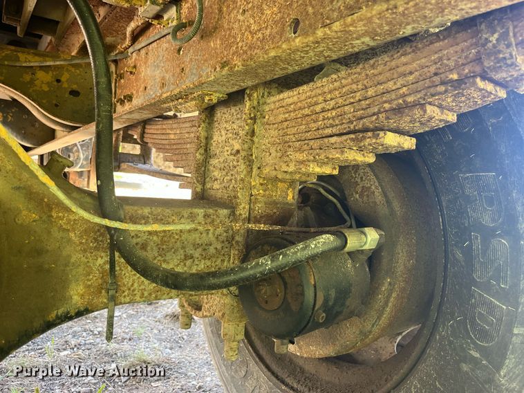 image for item LC9033 1998 Ford F700 dump truck