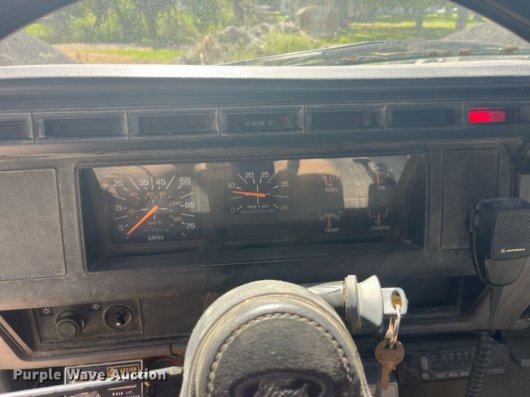 image for item LC9033 1998 Ford F700 dump truck