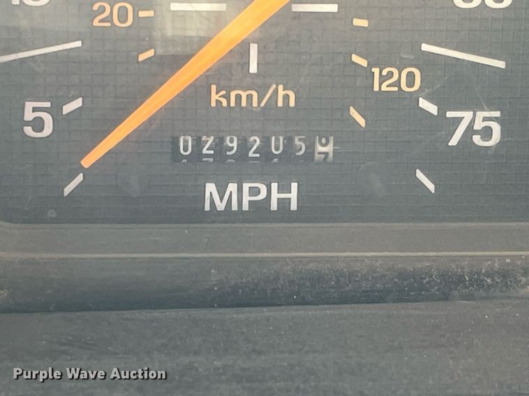 image for item LC9033 1998 Ford F700 dump truck