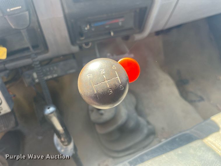 image for item LC9033 1998 Ford F700 dump truck