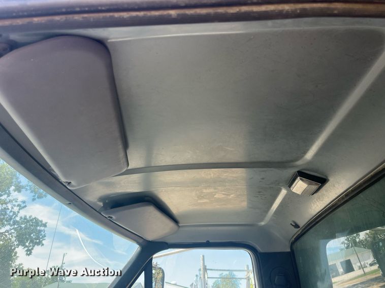 image for item LC9033 1998 Ford F700 dump truck