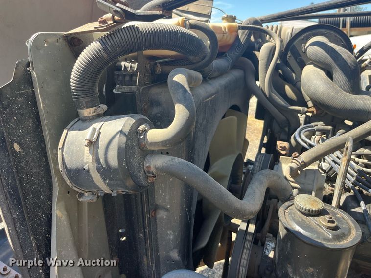 image for item LC9033 1998 Ford F700 dump truck