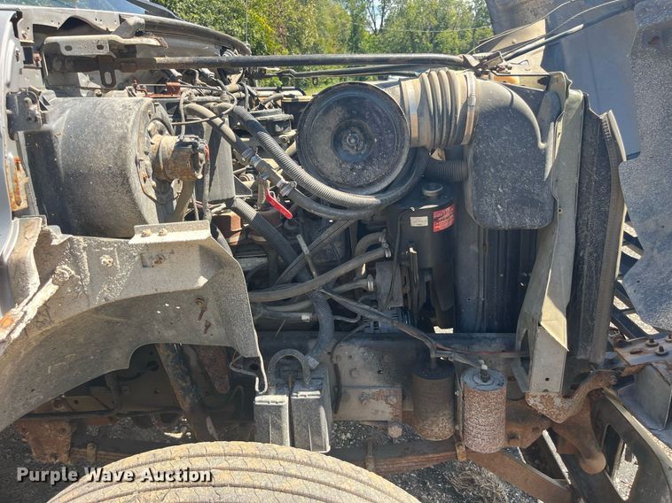 image for item LC9033 1998 Ford F700 dump truck