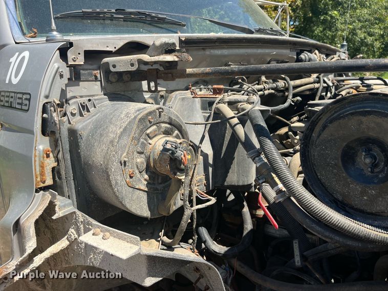 image for item LC9033 1998 Ford F700 dump truck