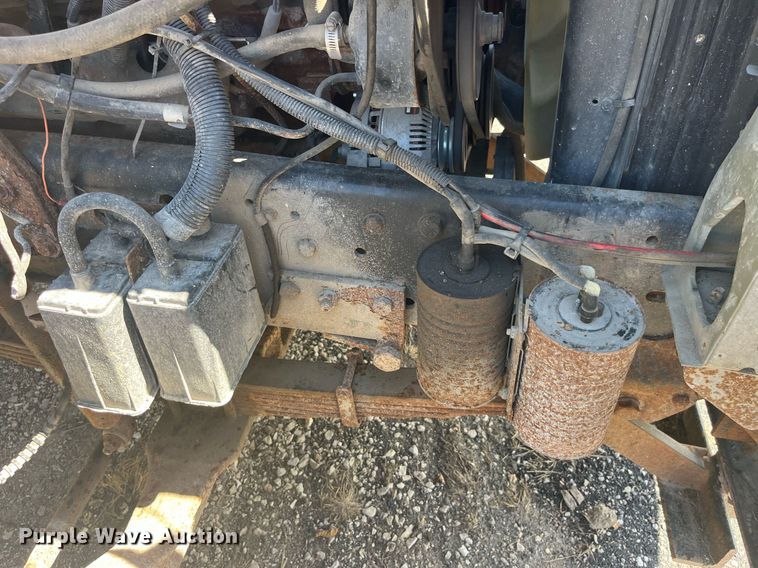 image for item LC9033 1998 Ford F700 dump truck