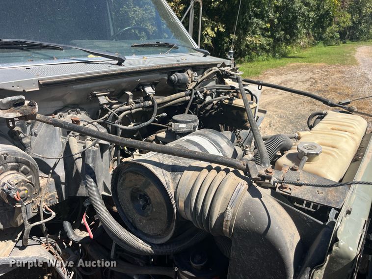 image for item LC9033 1998 Ford F700 dump truck