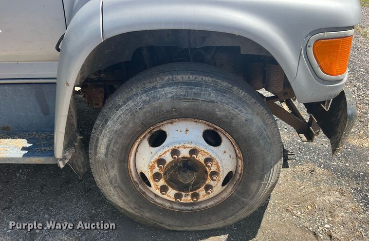 image for item LC9033 1998 Ford F700 dump truck