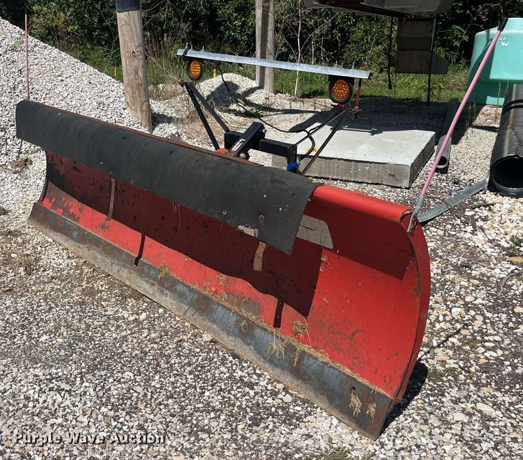 image for item LC9033 1998 Ford F700 dump truck