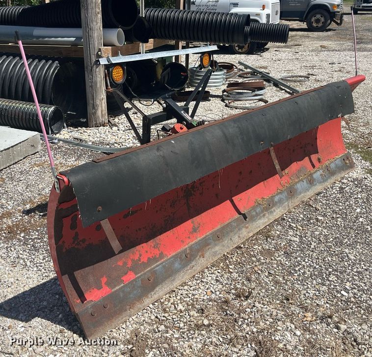 image for item LC9033 1998 Ford F700 dump truck