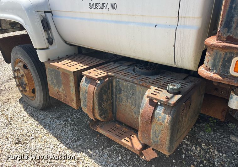 image for item LC9034 1991 Chevrolet Kodiak C6500 flatbed truck