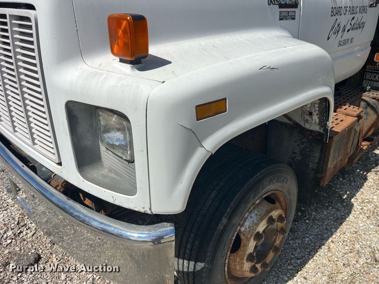 image for item LC9034 1991 Chevrolet Kodiak C6500 flatbed truck