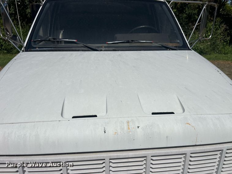 image for item LC9034 1991 Chevrolet Kodiak C6500 flatbed truck