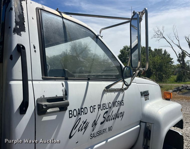 image for item LC9034 1991 Chevrolet Kodiak C6500 flatbed truck