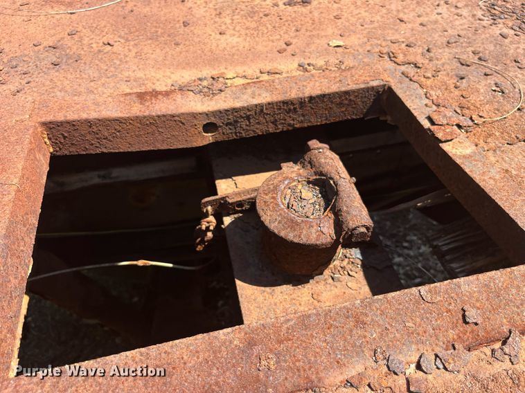 image for item LC9034 1991 Chevrolet Kodiak C6500 flatbed truck