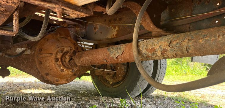 image for item LC9034 1991 Chevrolet Kodiak C6500 flatbed truck