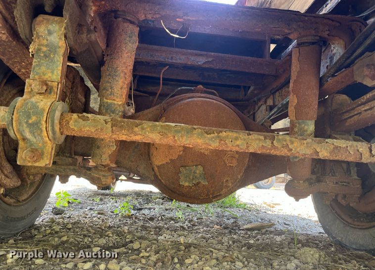 image for item LC9034 1991 Chevrolet Kodiak C6500 flatbed truck