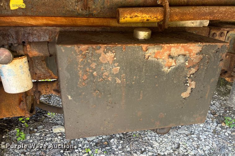 image for item LC9034 1991 Chevrolet Kodiak C6500 flatbed truck