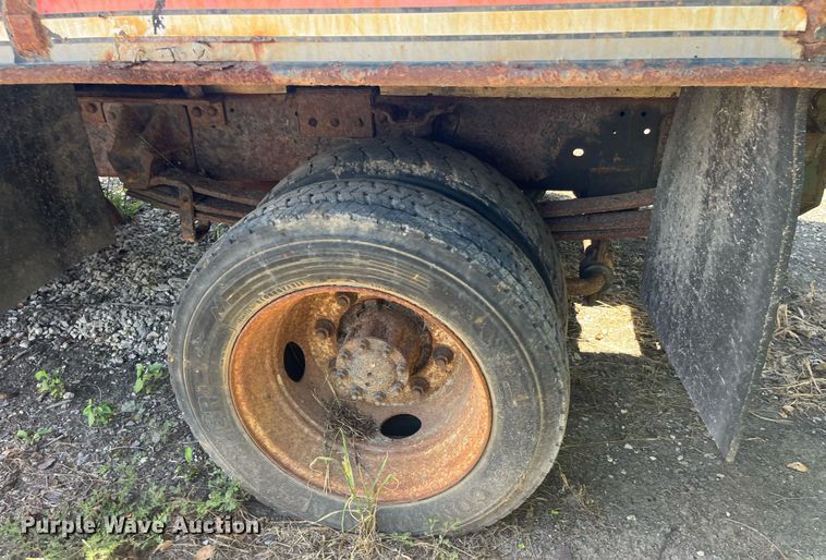 image for item LC9034 1991 Chevrolet Kodiak C6500 flatbed truck