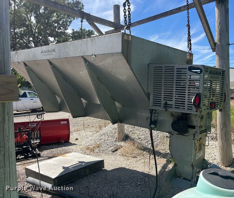 image for item LC9036 Magnum salt spreader