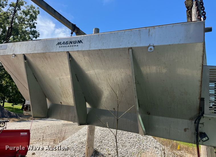 image for item LC9036 Magnum salt spreader