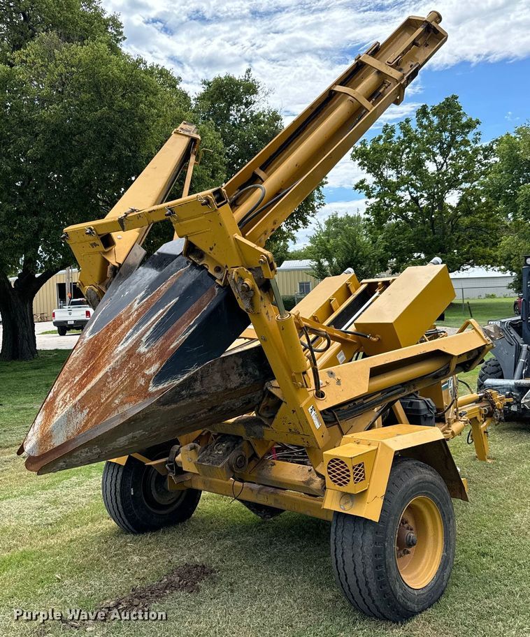 image for item LF9987 2000 Vermeer TS-44A tree spade