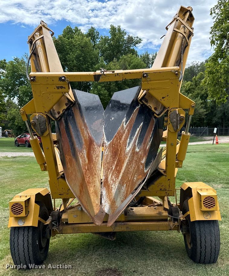 image for item LF9987 2000 Vermeer TS-44A tree spade