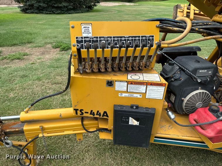 image for item LF9987 2000 Vermeer TS-44A tree spade