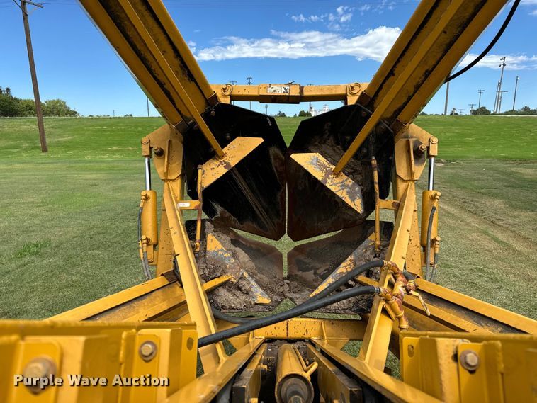 image for item LF9987 2000 Vermeer TS-44A tree spade