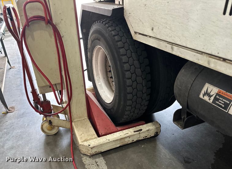 image for item LR9435 Stertil Koni four post lift